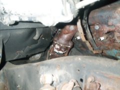 Disconnecting the exhaust Disconnecting the exhaust